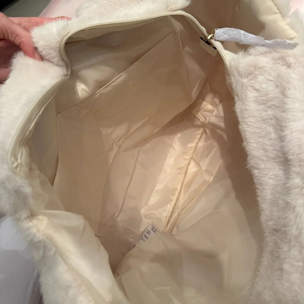 NEW Faux Fur Tote, Victoria Secret, One Size - Picture 5 of 5